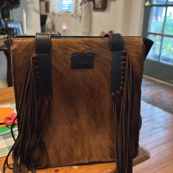 ARIAT Scarlett Fringe Cow Hide Tote - Picture 2 of 7